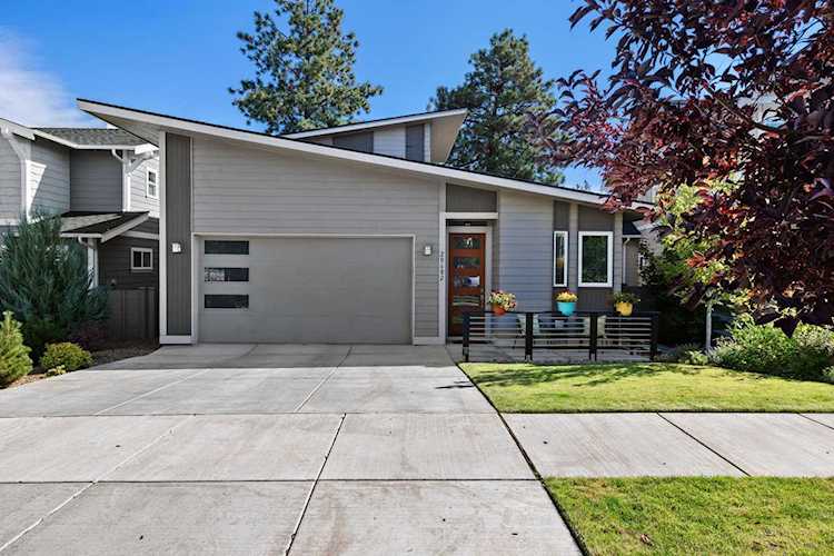 20682 SE Cougar Peak Dr Bend, OR 97702