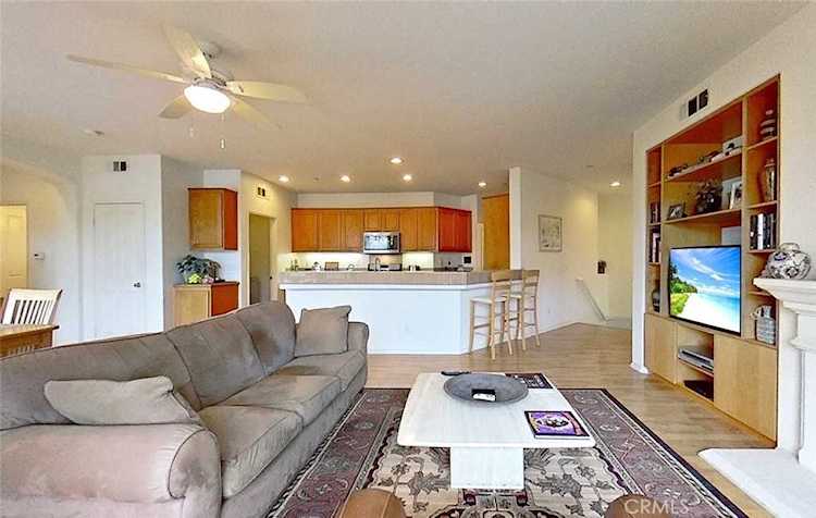 241 Knoll Lk Mission Viejo, CA 92692