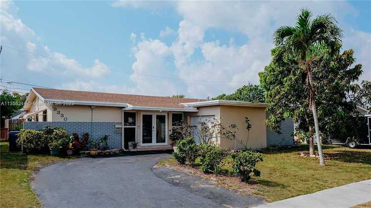 9330 NW 20th Pl Sunrise, FL 33322