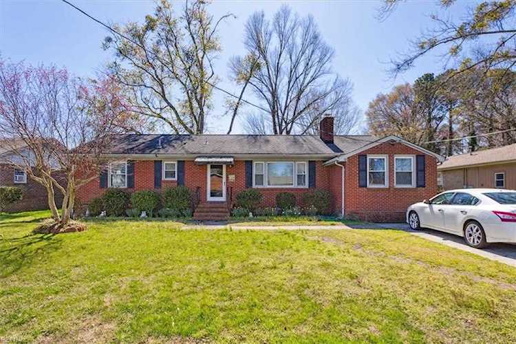 133 Marcella Rd Hampton, VA 23666 | MLS 10478428 Photo 1