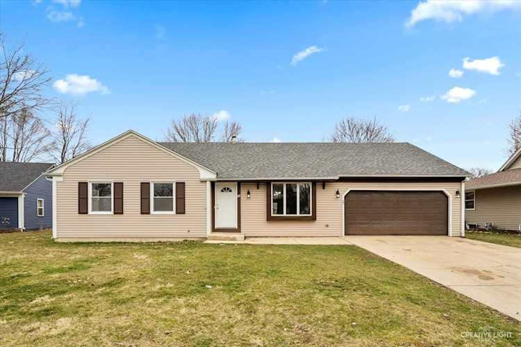 34 Sedgwick Rd Oswego, IL 60543