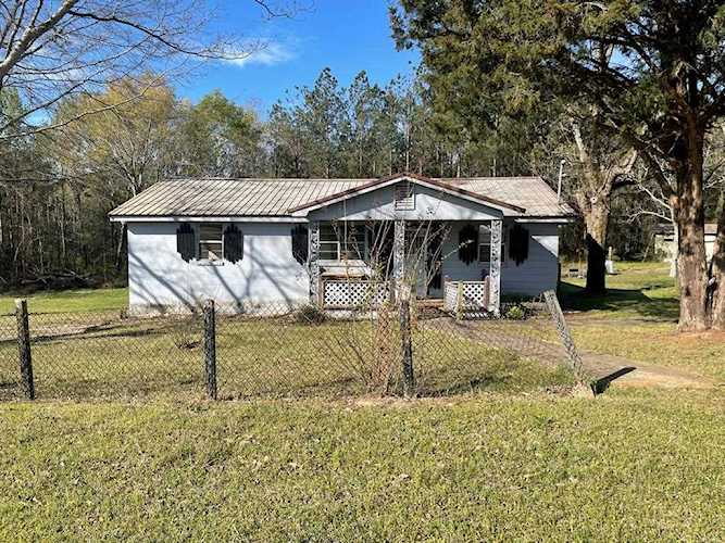 98 Battle Road Hurtsboro, AL 36860