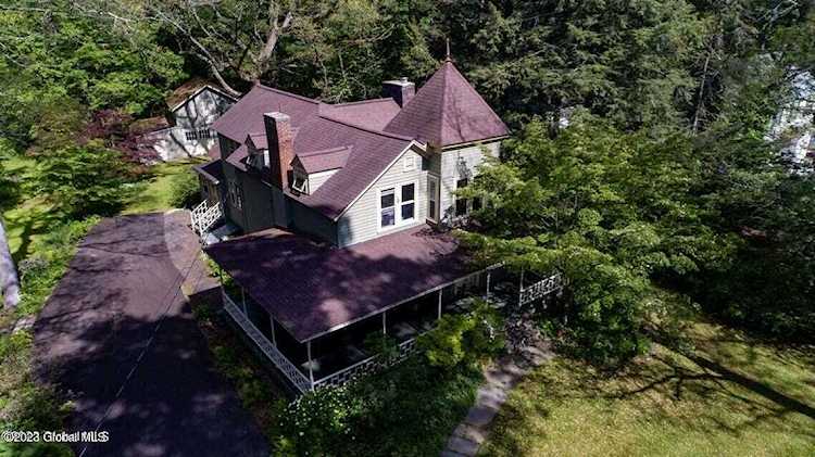 962 St Davids Ln Niskayuna, NY 12309