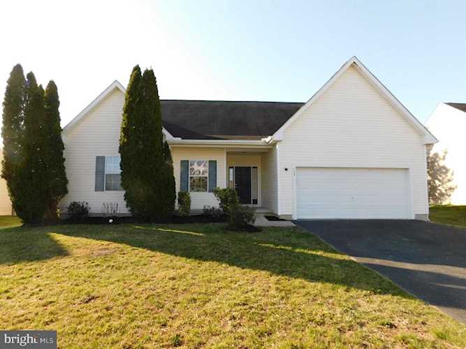 115 Mary Ella Ct Smyrna, DE 19977
