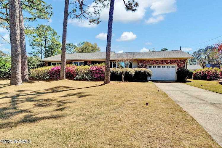 810 Greenhowe Drive Wilmington, NC 28409