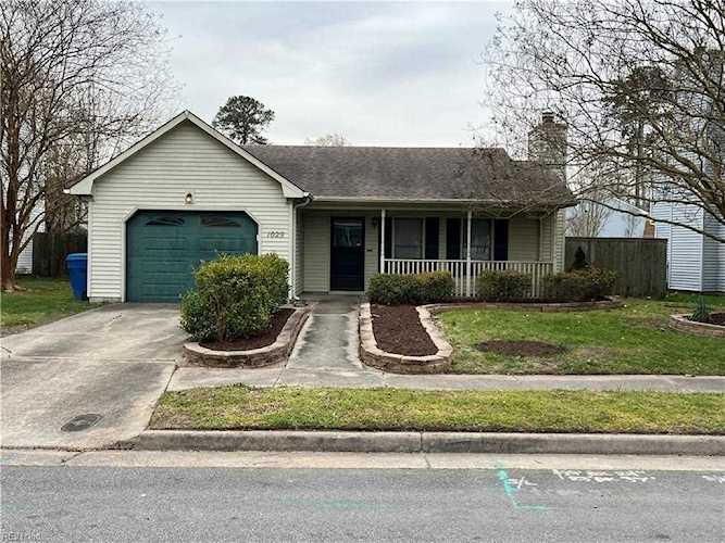 1029 Thicket Wynd Virginia Beach, VA 23455