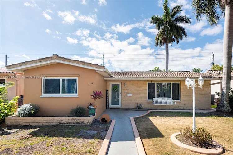 1224 Johnson St Hollywood, FL 33019