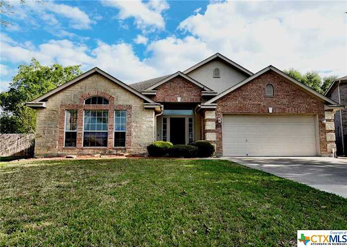215 Fieldstone Victoria, TX 77901