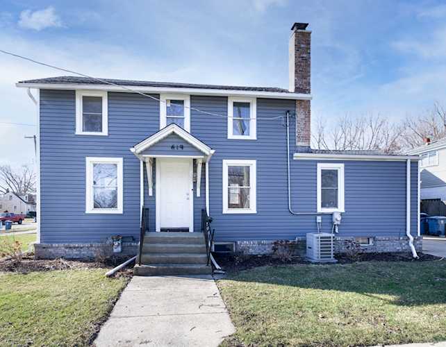 619 Simms St Aurora, IL 60505
