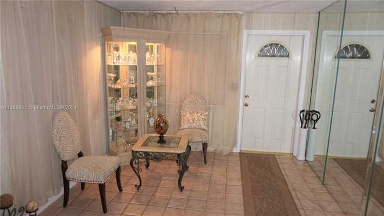 330 NW 6th Ave Delray Beach, FL 33444