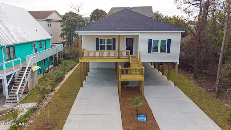 921 Whitecaps Lane Carolina Beach, NC 28428