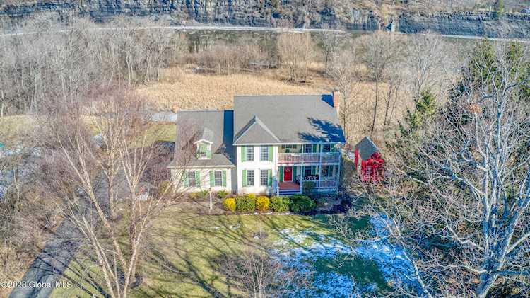 832 Middle St Niskayuna, NY 12309