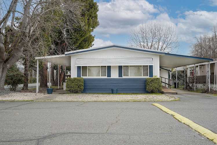 301 Sandlewood Dr Grants Pass, OR 97526