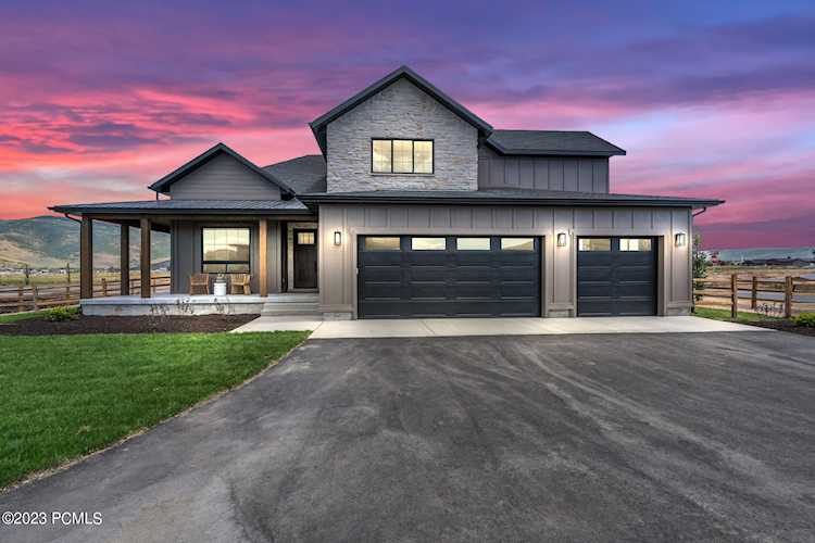 802 Hart Loop Francis, UT 84036
