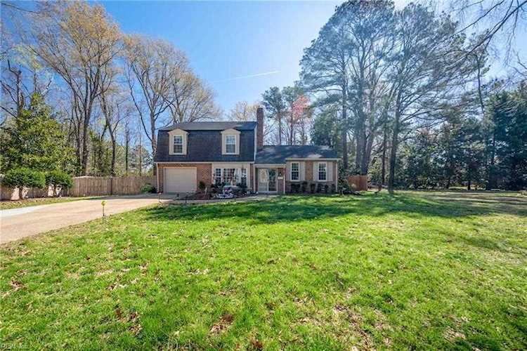 42 E Governor Dr Newport News, VA 23602 | MLS 10478587 Photo 1