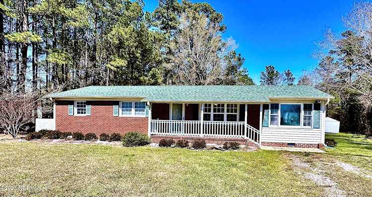 2702 Penderlea Highway Burgaw, NC 28425