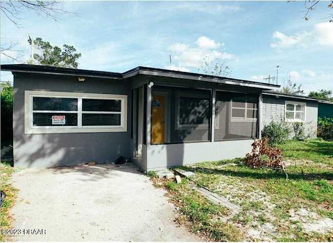 823 Berkshire Road Daytona Beach, FL 32117