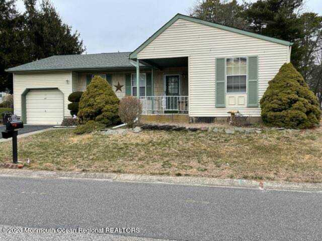10 Penwood Dr Whiting, NJ 08759