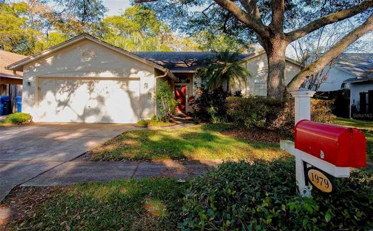 1979 Sapphire Ln Clearwater, FL 33760