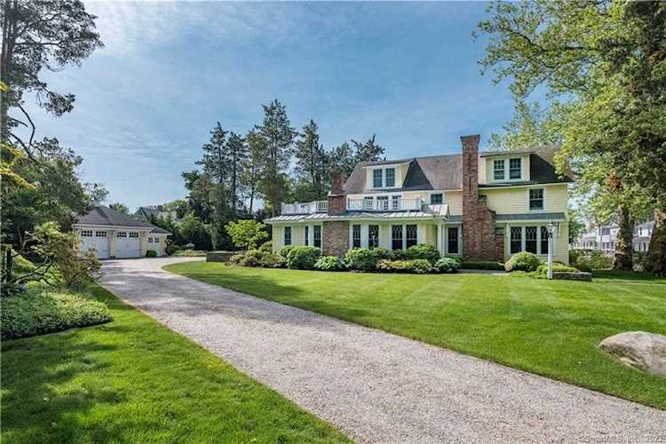 26 Tuxis Road Madison, CT 06443