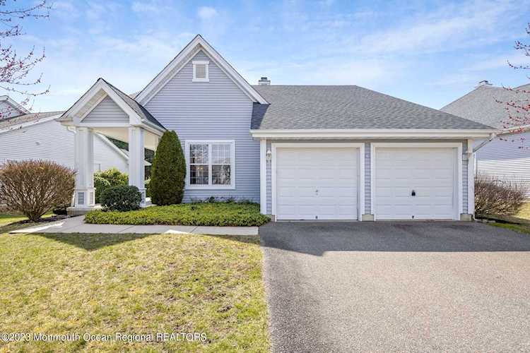 13 Shoal Dr Barnegat, NJ 08005