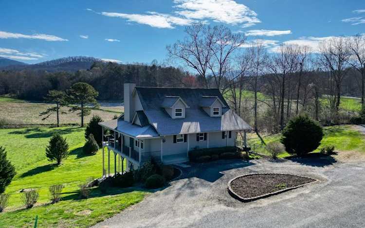 423 Everetts View Blairsville, GA 30512