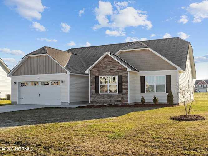 100 Woodwater Drive Richlands, NC 28574
