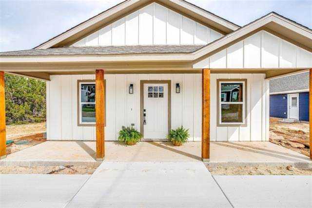 2221 Meteor Trail Granbury, TX 76048