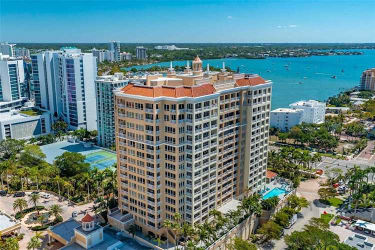 35 Watergate Dr #905 Sarasota, FL 34236