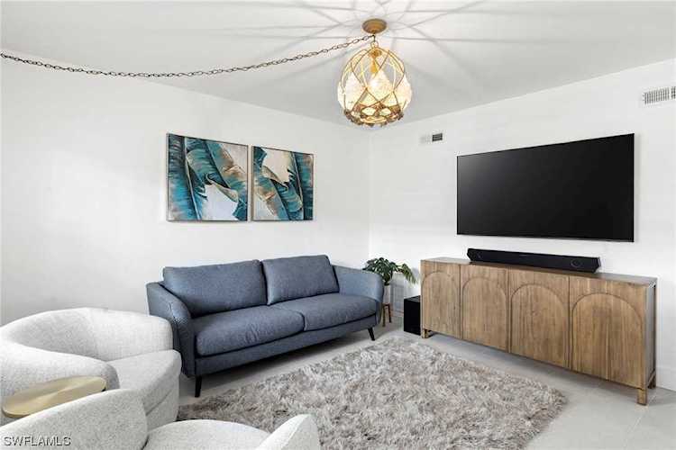 980 S 7th Ave #209 Naples, FL 34102