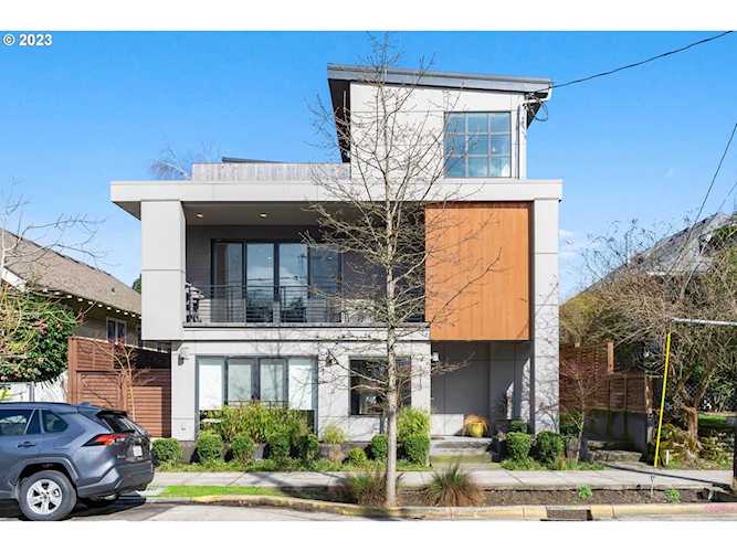 3413 SE Division ST Portland, OR 97202