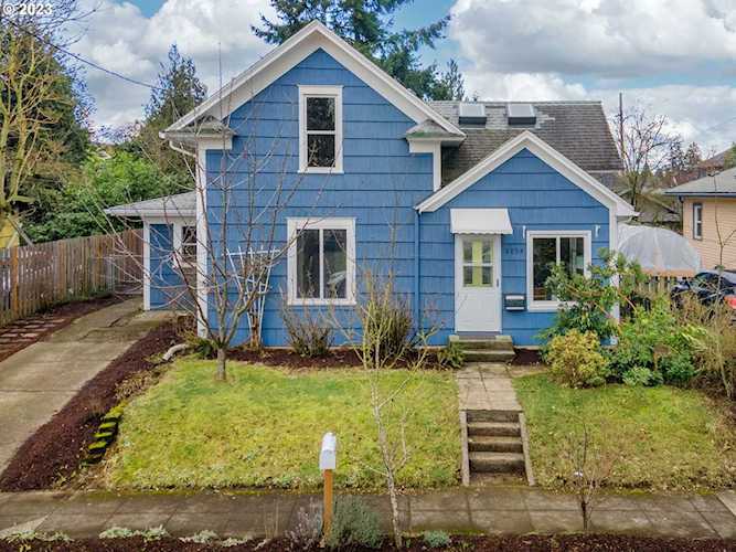 8054 SE Taylor ST Portland, OR 97215