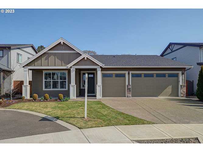 4881 SE Rosewood ST Hillsboro, OR 97123