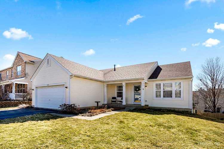 1979 Dunhill Ln Aurora, IL 60503