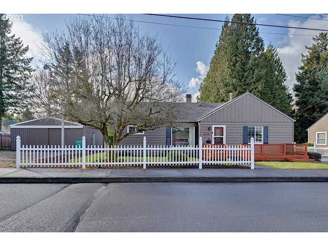 610 SE 5th ST Gresham, OR 97080