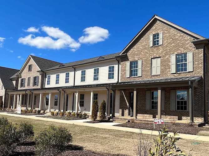 889 Ufton Aly Collierville, TN 38017
