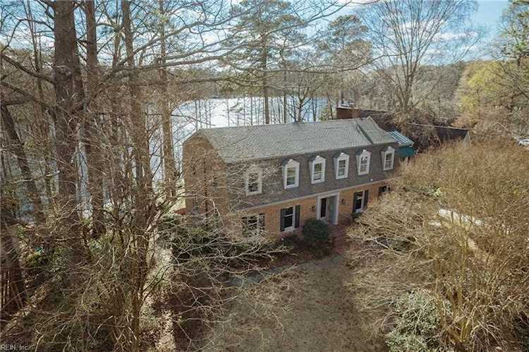 1113 Pine Valley Dr Suffolk, VA 23434