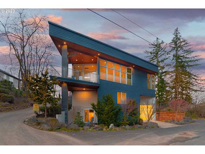 1301 NW 5th AVE Camas, WA 98607