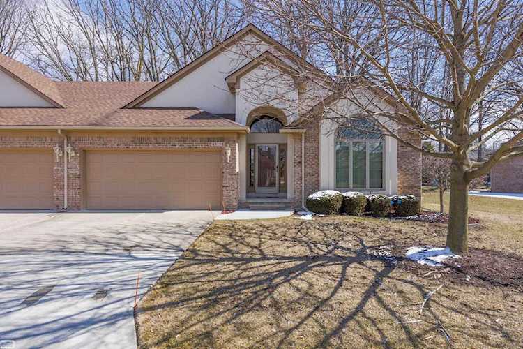 47194 Hunters Chase Macomb Twp, MI 48042