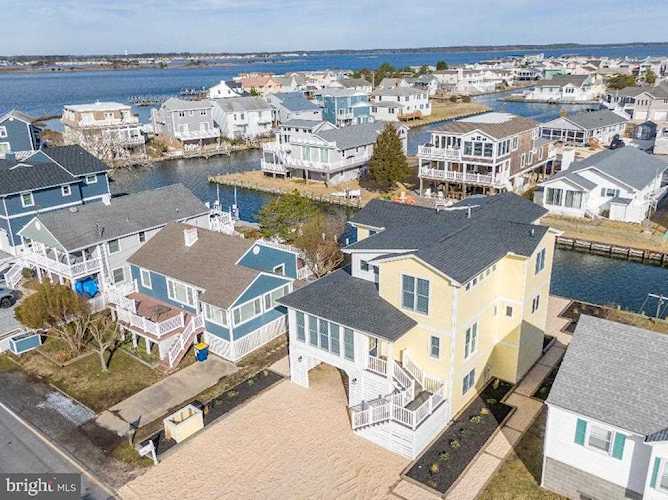 31 W Atlantic St Fenwick Island, DE 19944