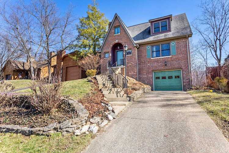 3920 Waterwood Terrace Lexington, KY 40517