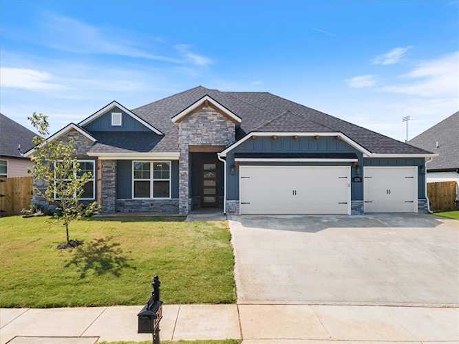1201 Red Maple St Centerton, AR 72719