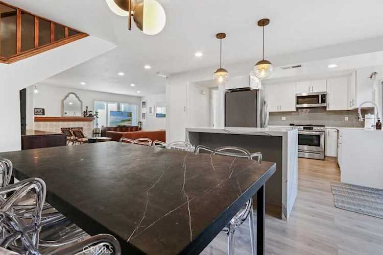 8 Deodar Irvine, CA 92604