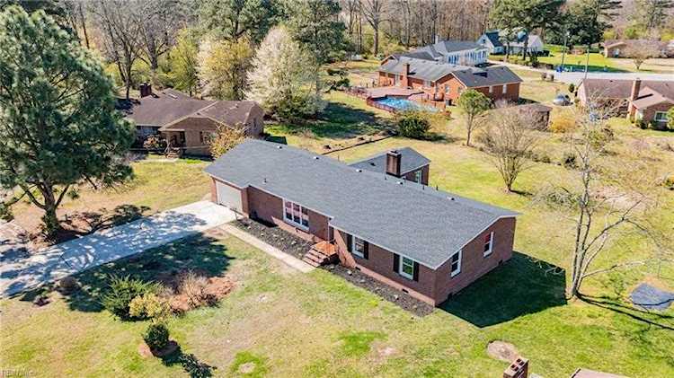 1340 Cherokee Ct Suffolk, VA 23434