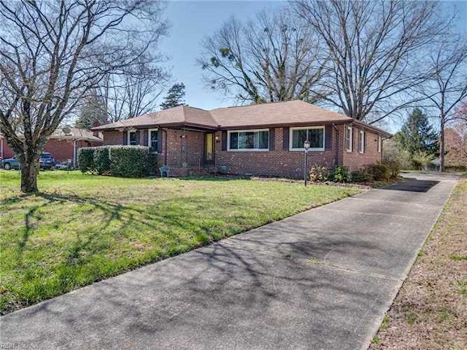 403 Woodland Rd Hampton, VA 23669 | MLS 10478585 Photo 1
