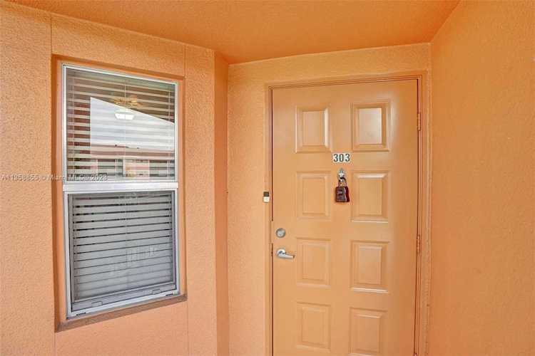 701 SW 141st Ave #303R Pembroke Pines, FL 33027
