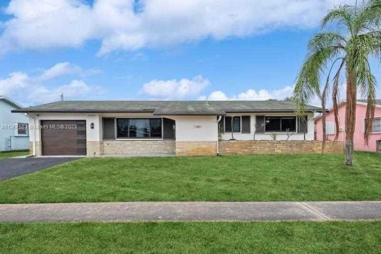 11901 NW 23rd St Pembroke Pines, FL 33026