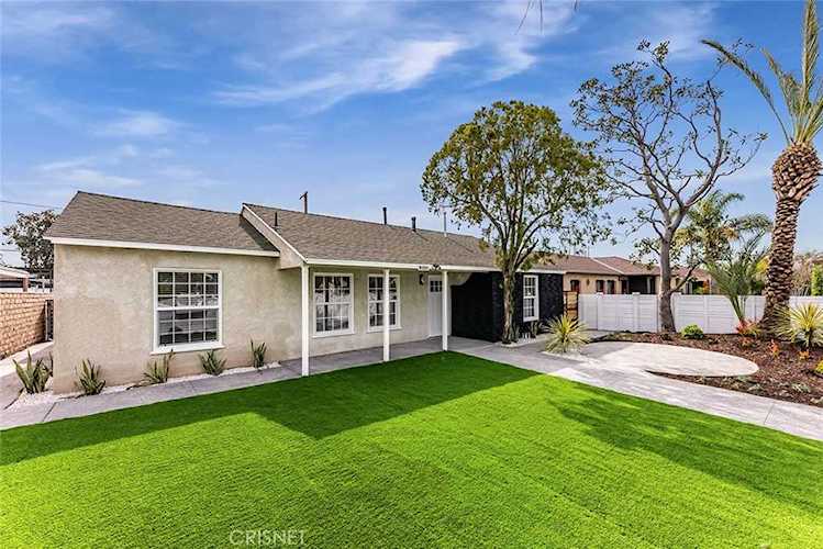 12006 Roscoe Blvd North Hollywood, CA 91605