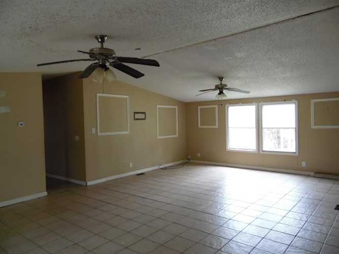 8457 Manor Dr Tallahassee, FL 32303