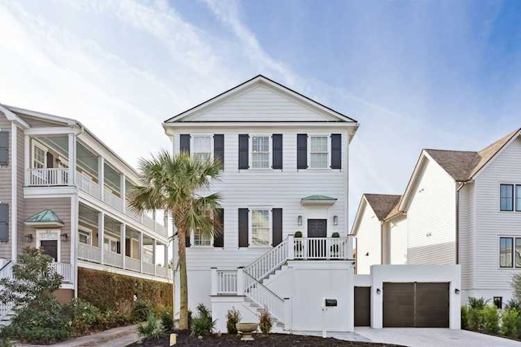 25 Lowndes Pointe Dr Charleston, SC 29403